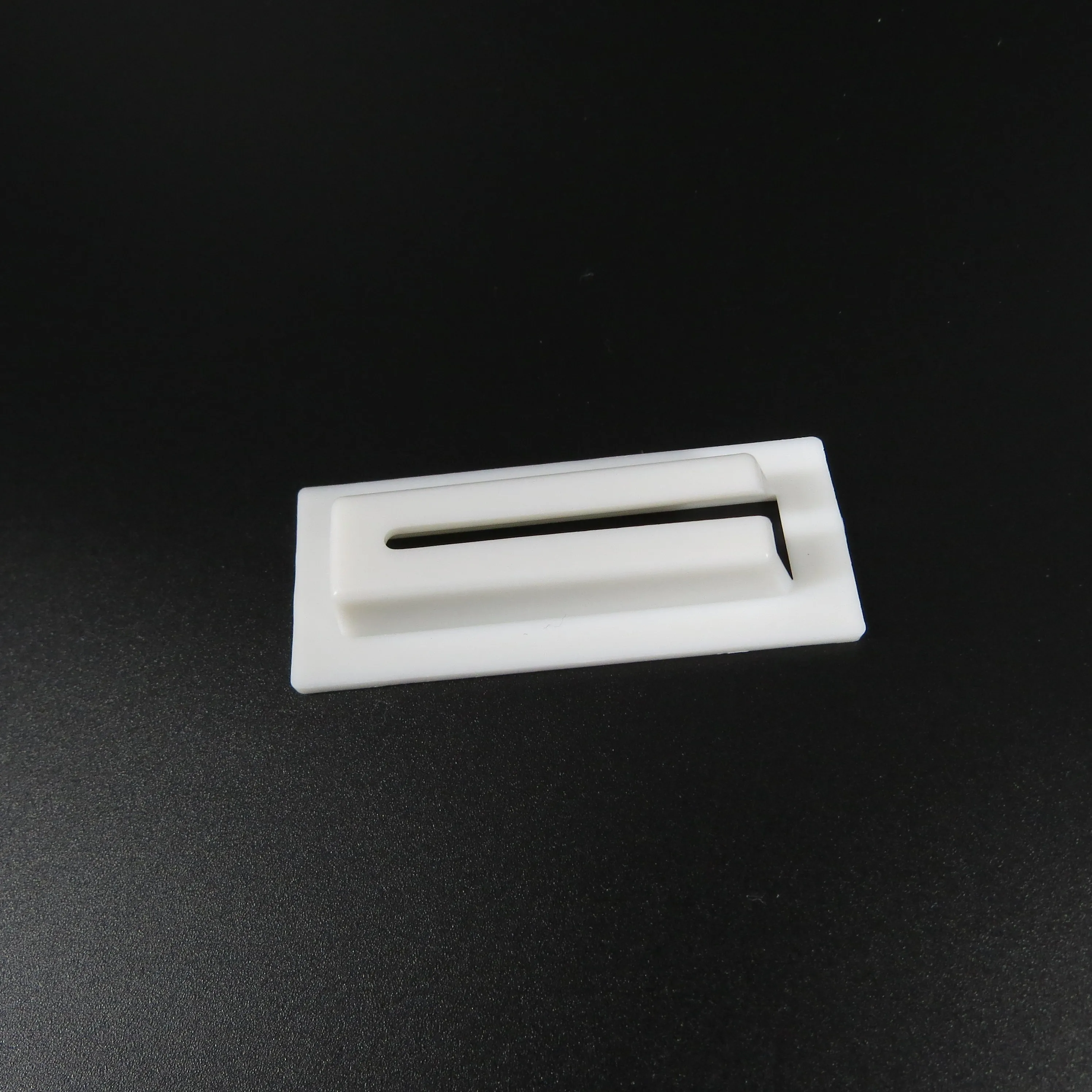 Hot sale Retail Plastic Power Wing Clips Hanging Display ABS Corrugated Shelf Support