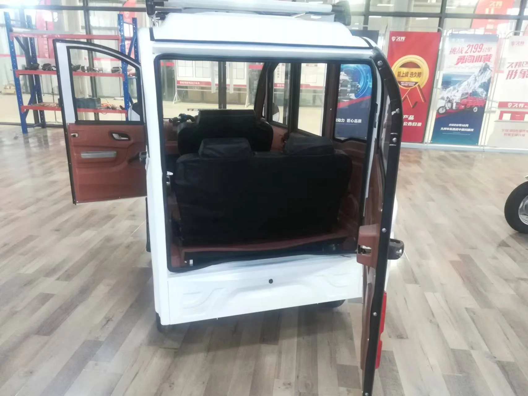 2022 Hot Sale Factory Price 1000W ELectric Tuk Tuk for Sale