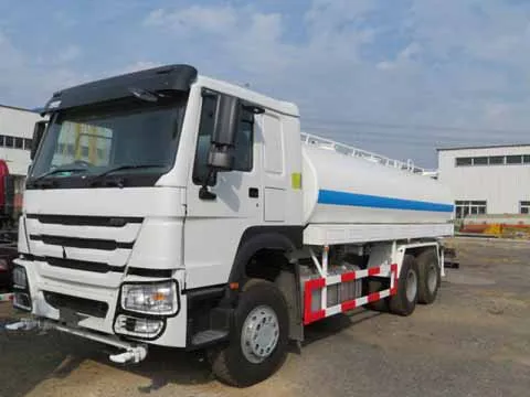 Fuel Tanker Oil Refuel Truck