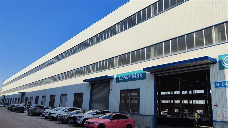 China Manufacture Direct Supply LASAR MAX 6025 Stainless Steel Bevel 12KW Fiber Laser Cutting Machine For Metal