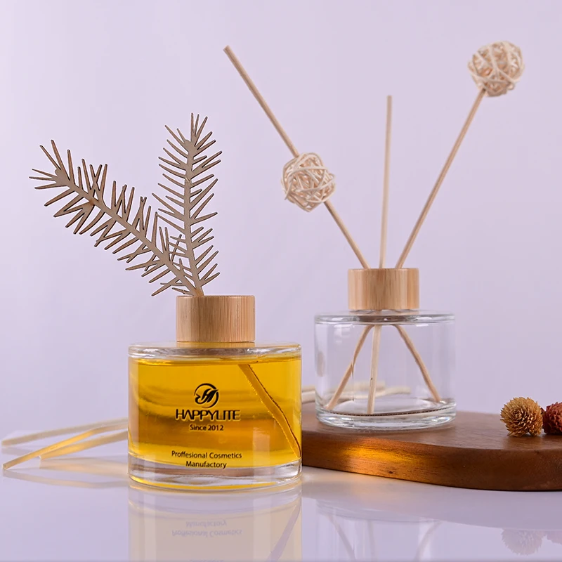 Custom Luxury Decorative Flameless Design Home Fragrance Glass Reed Diffuser Bottle With Wooden Cap