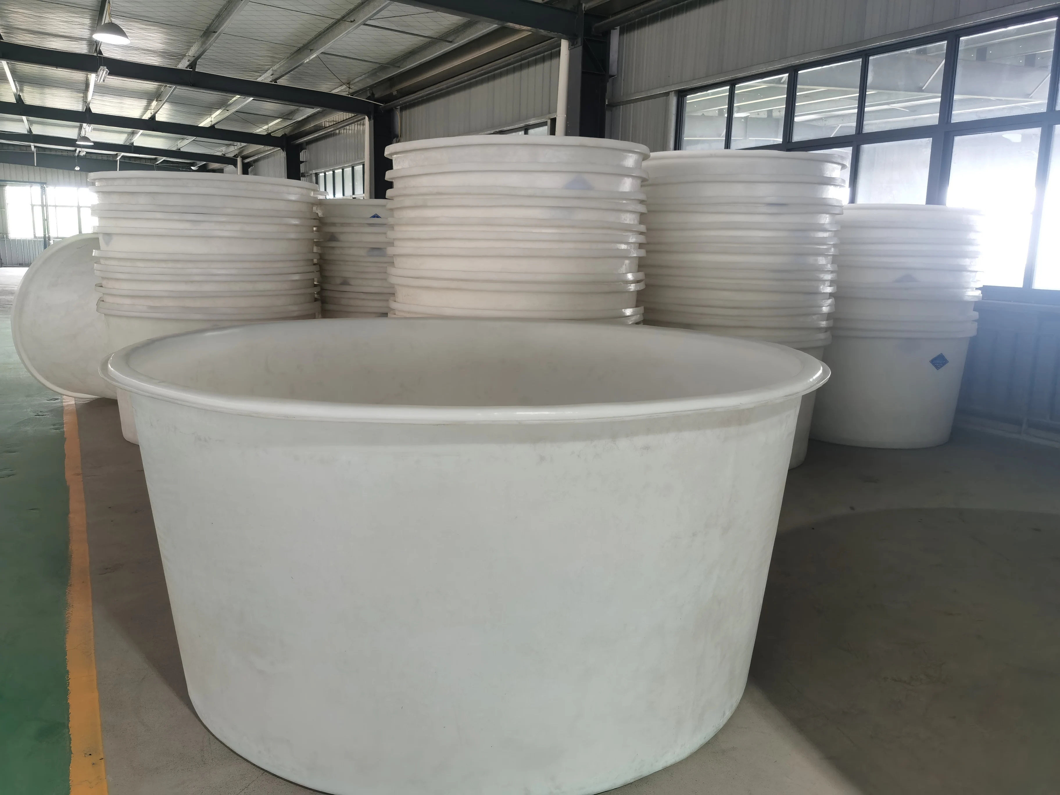 2000L food grade large plastic fish tubs