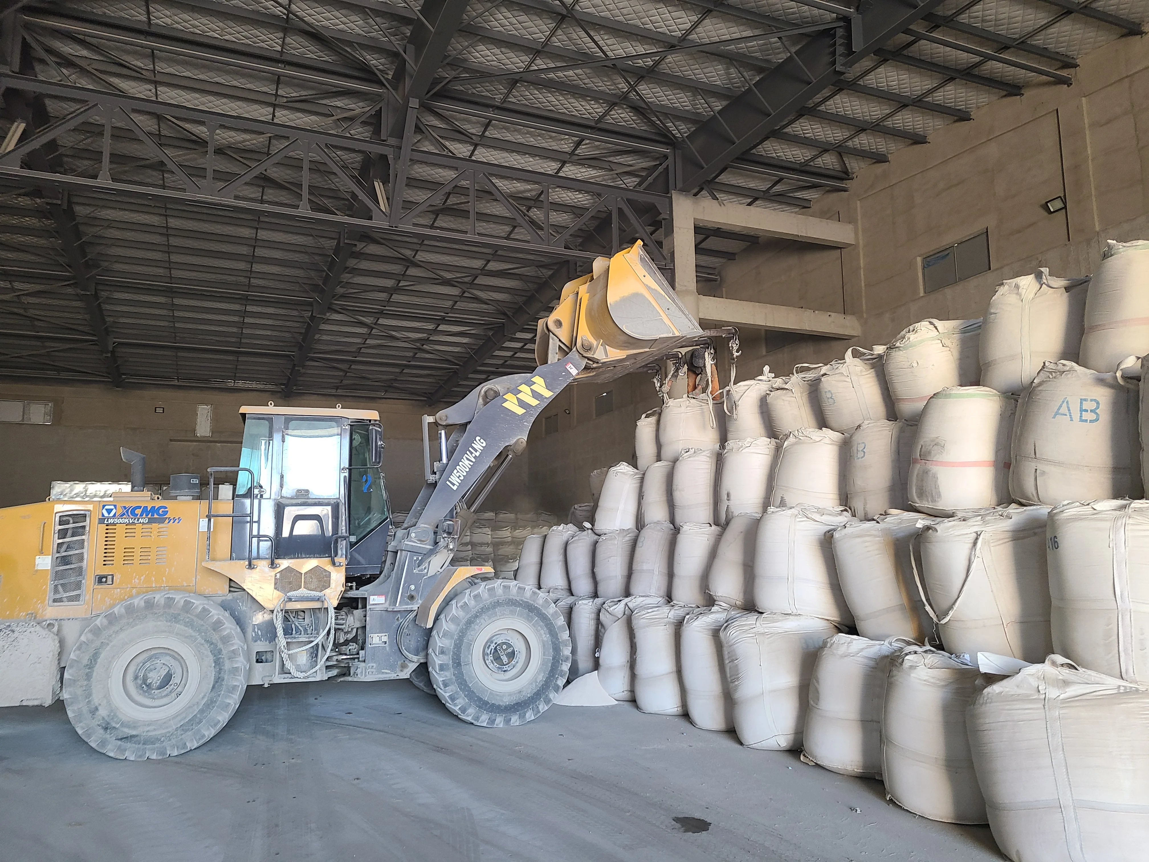 Оксид магния/Каустический кальцинированный магнезин/MGO/65%, 80%, 85%, 90%, 92%, 93%, 96%