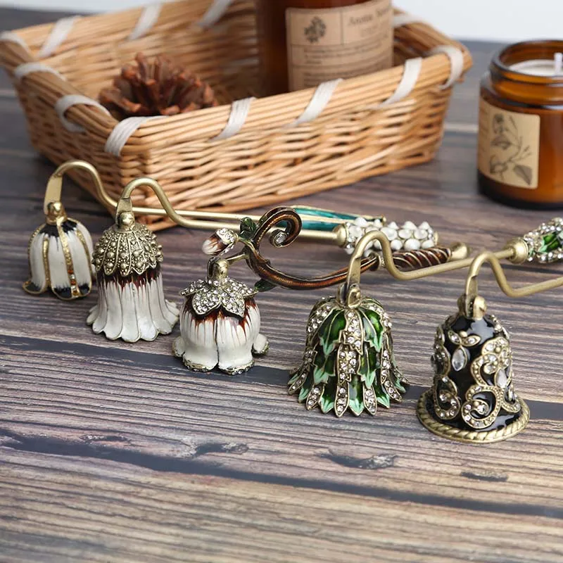 Vintage Decorative Metal Candle Wick Snuffer Candle Snuffer Extinguisher With Diamond Decoration Long Handle