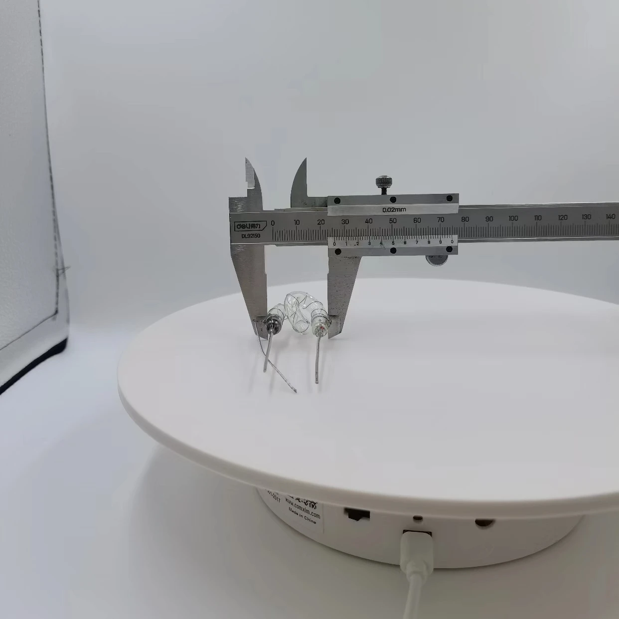 Spiral shaped flash tube suitable for fire warning light strobe speedometer