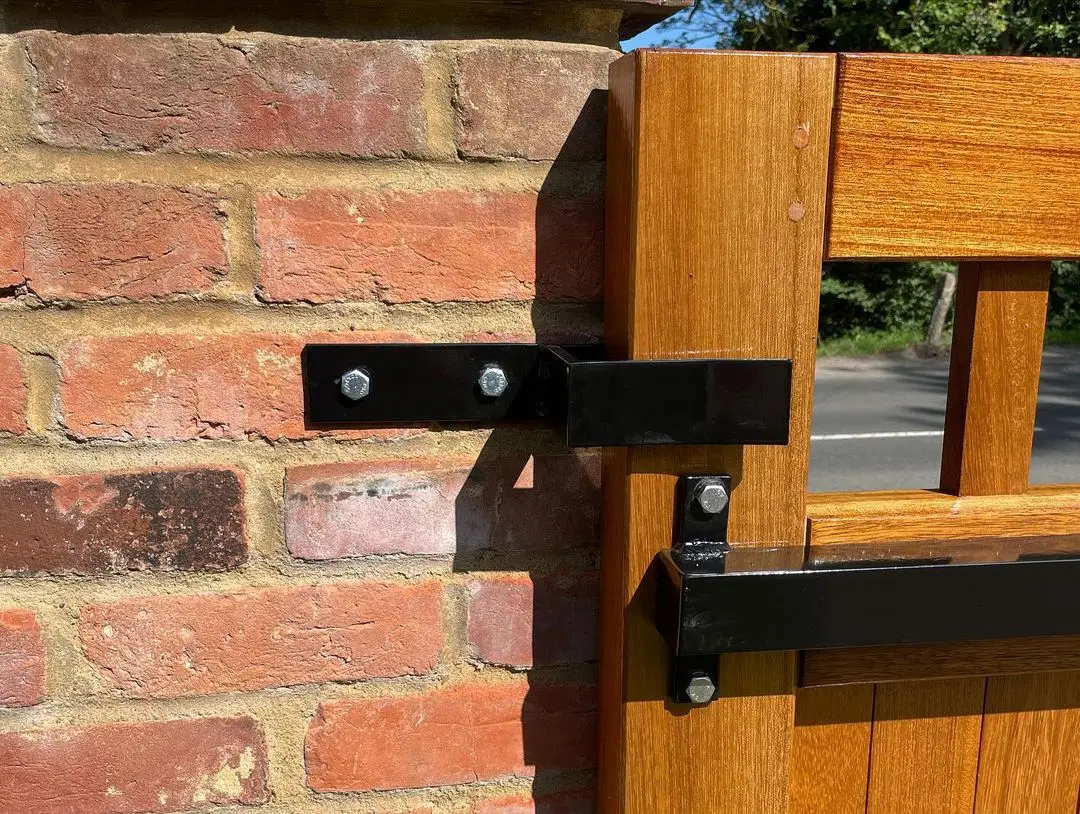 Really durable sliding electric gate for house