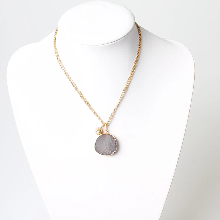 Qingdao V&R Jewelry Smykker Grey Semiprecious Stone Worn Gold Plating Hammered Metal Ball Pendant 3 Chains Necklace