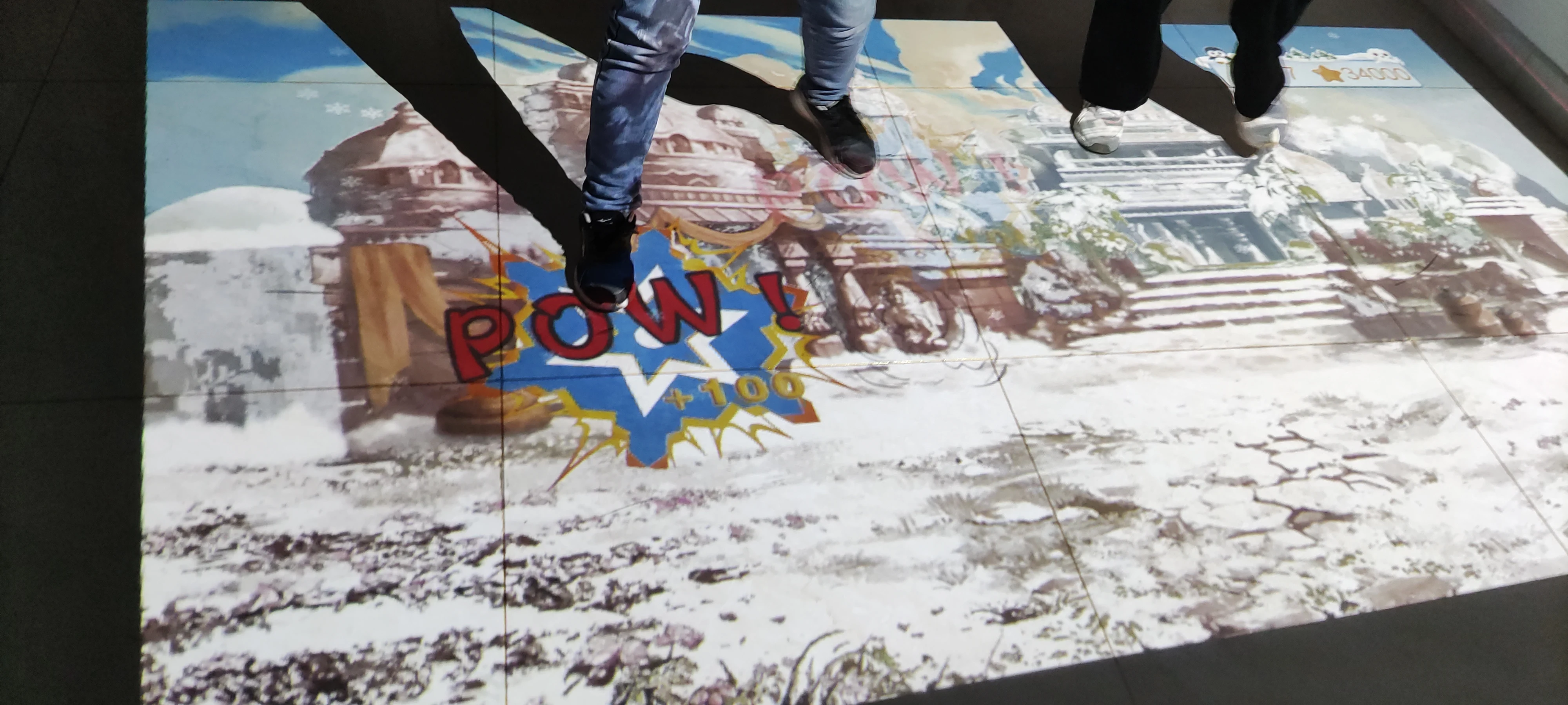 Multimedia portable interactive Whiteboard projection screen snow ball games for indoor immersive game playground