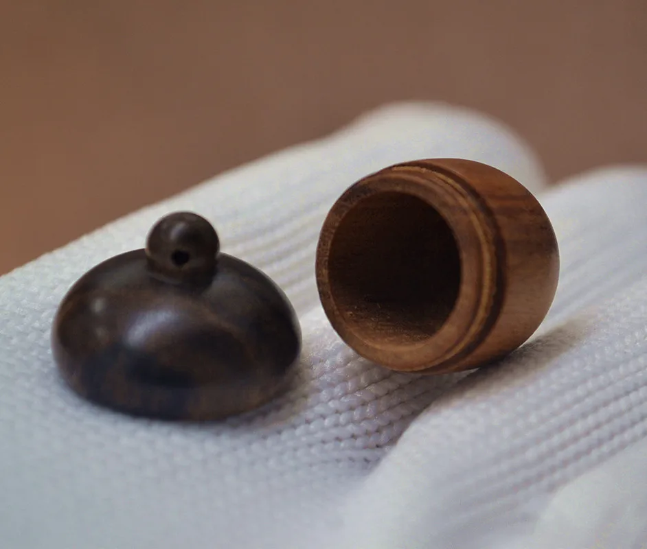 Creative newest 2022 mini openable wooden Acorn pocket pill holder pendant