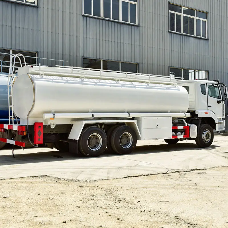 SINOTRUK HOWO fuel tank truck 6X4 10 wheel 25cbm howo 371 375 oil tank truck