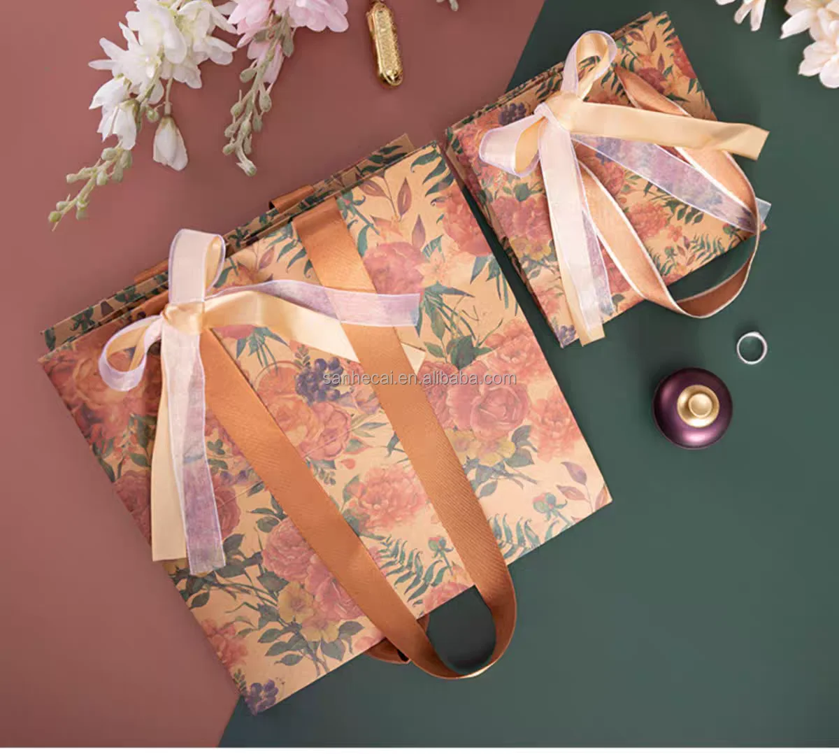 Handmade Retro Rose Kraft Paper Bag for Clothing Store Facia Mask Shoe Box Packaging Custom Logo Digital Printing for Gift Bag