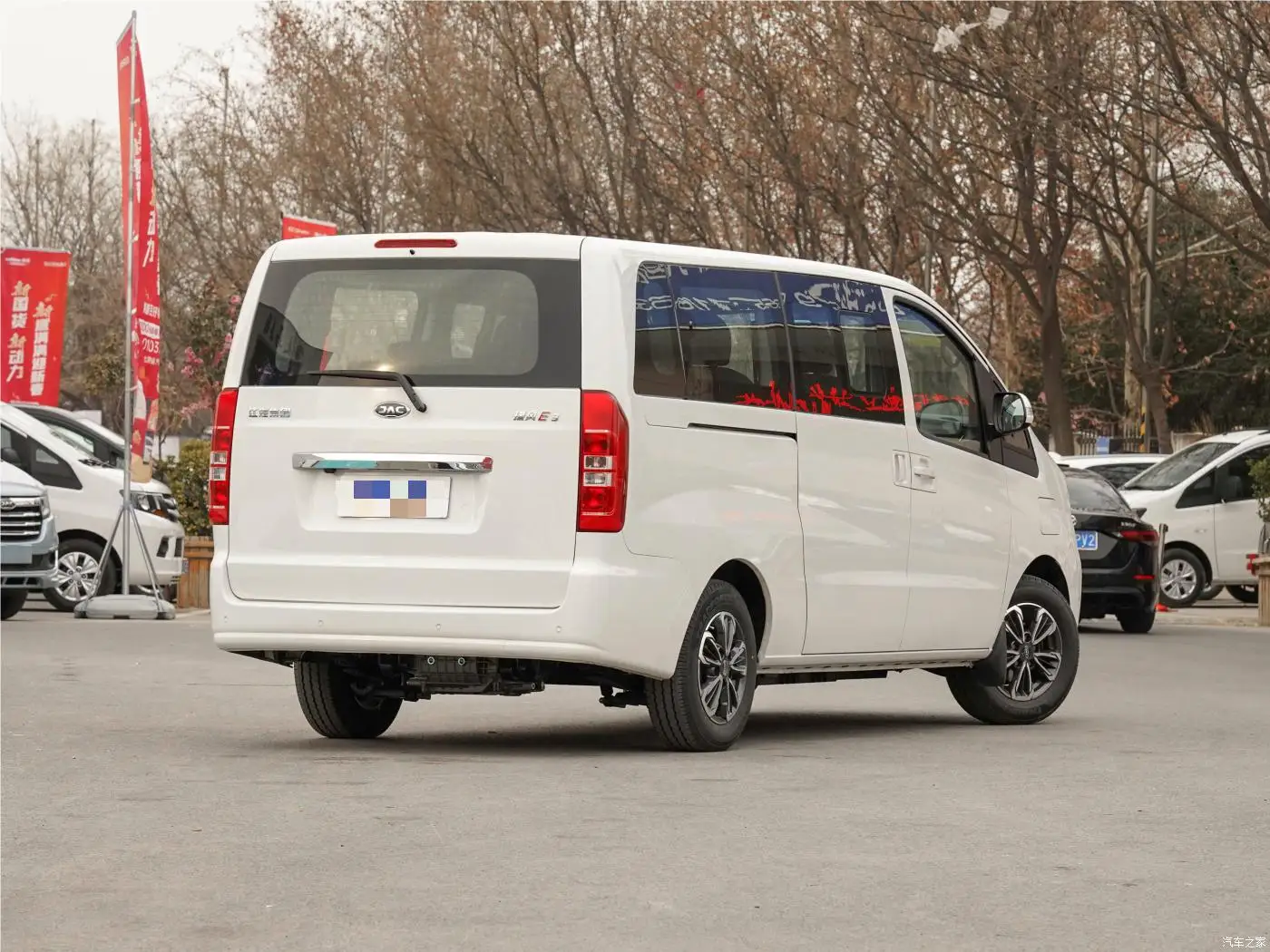 JAC Ruifeng E3 new energy electric vehicle five door seven seat MPV business reception the best choice for family travel