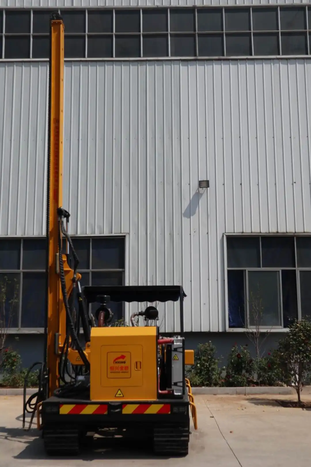 Solar PV Plant Ground Screw Driving Pile Driver Crawler Solar Pile Driver Machine