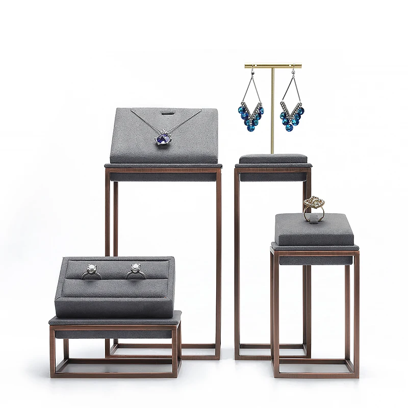 
DIGU Custom Metal Jewellery Stand Jewelry Counter Display Set Showcase For Watch Necklace Bracelet Jewelry Display 