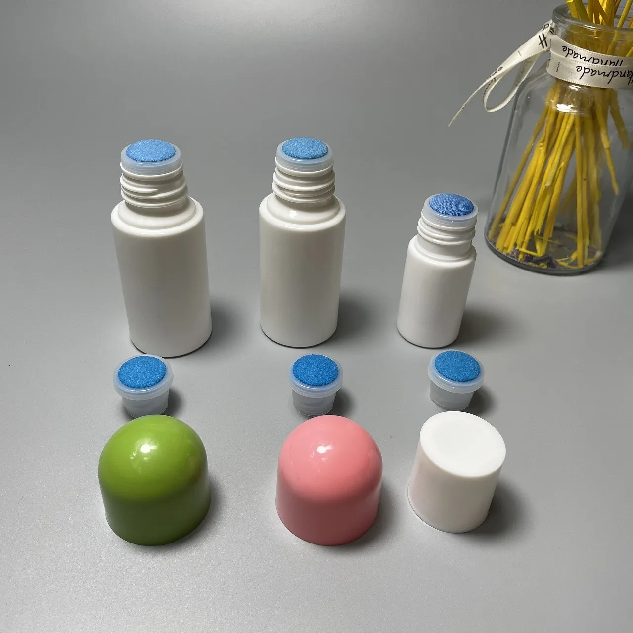 HDPE Plastic Liquid Liniment Sponge Top Brush Bottle With Sponge Brush Applicator Screw Cap