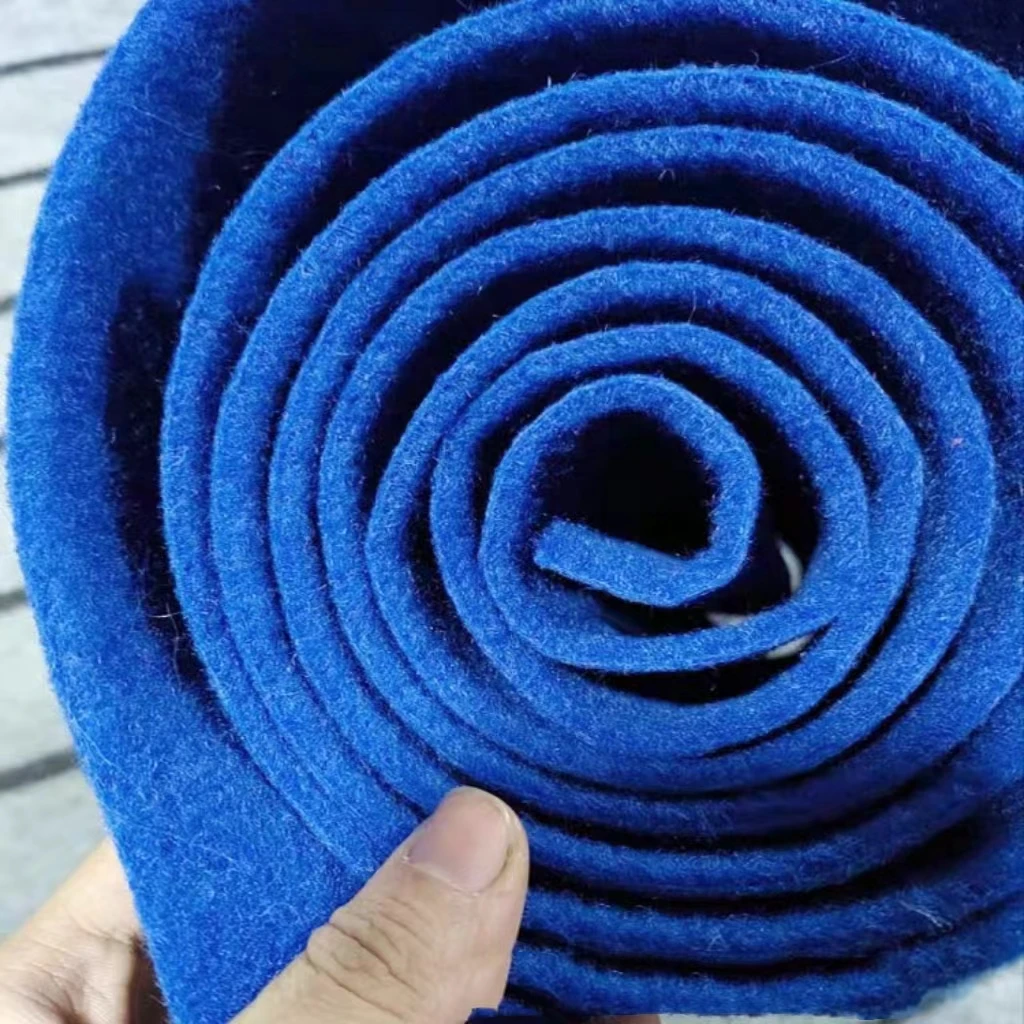 Disposable red white gray black powder blue green purple and yellow carpet wholesale