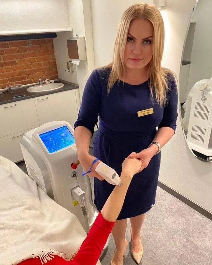 2022 4K 2000W 1200W 1600W Triple wave Platinum Titanium/808nm laser diode hair removal/755 808 1064 diode laser machine price