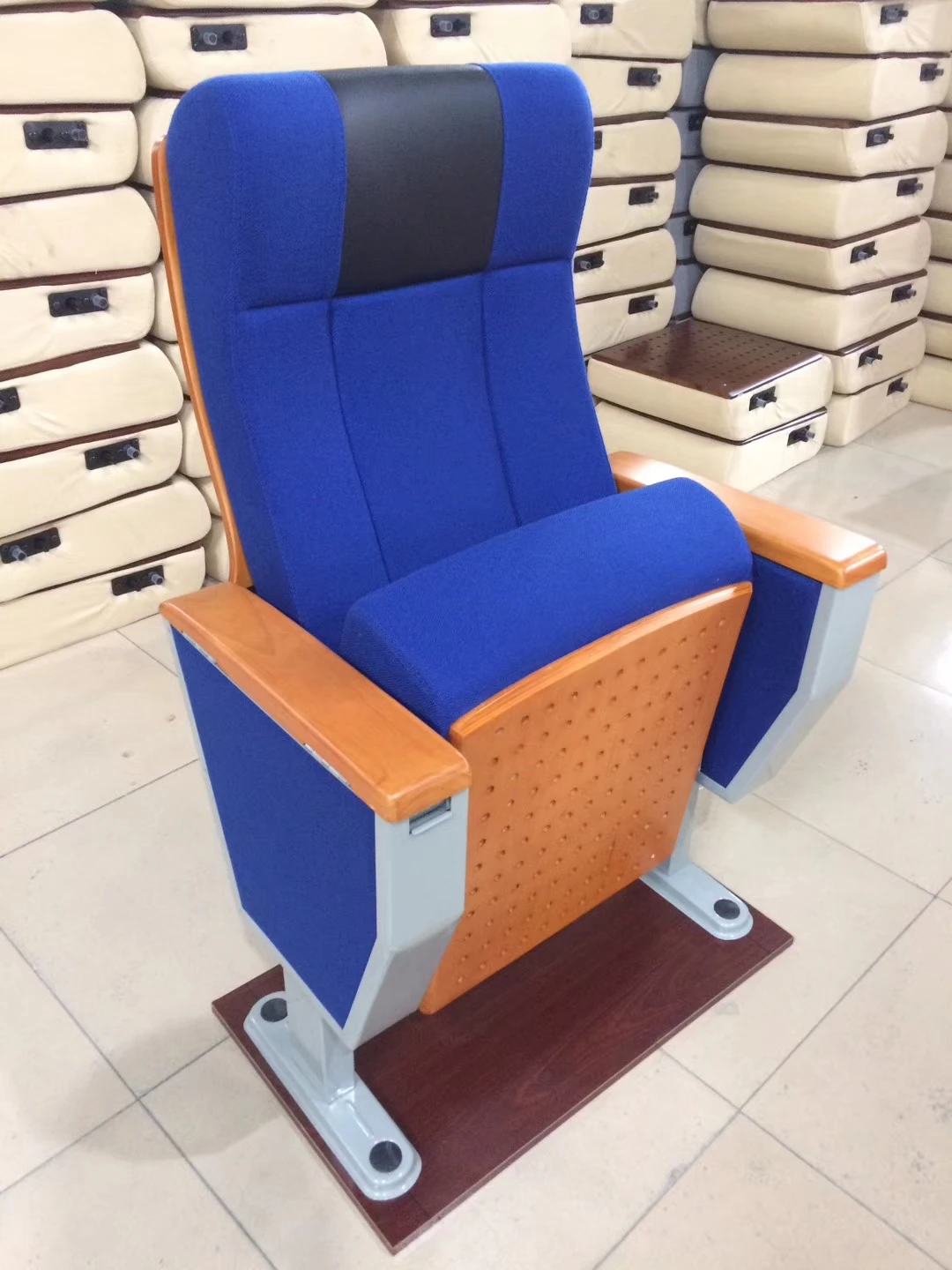 Modern Autorium Chair Wholesale Padded Stackable Interlocking for Theater Cinema Hall Church Use Durable Wood Metal Steel Leg