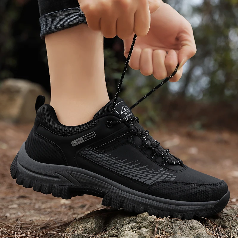 Hot Sale Leather Anti Slip Outdoor Mountain Desert Ankle Climbing Shoes Big Size Hiking Boots Men Hiking Shoes