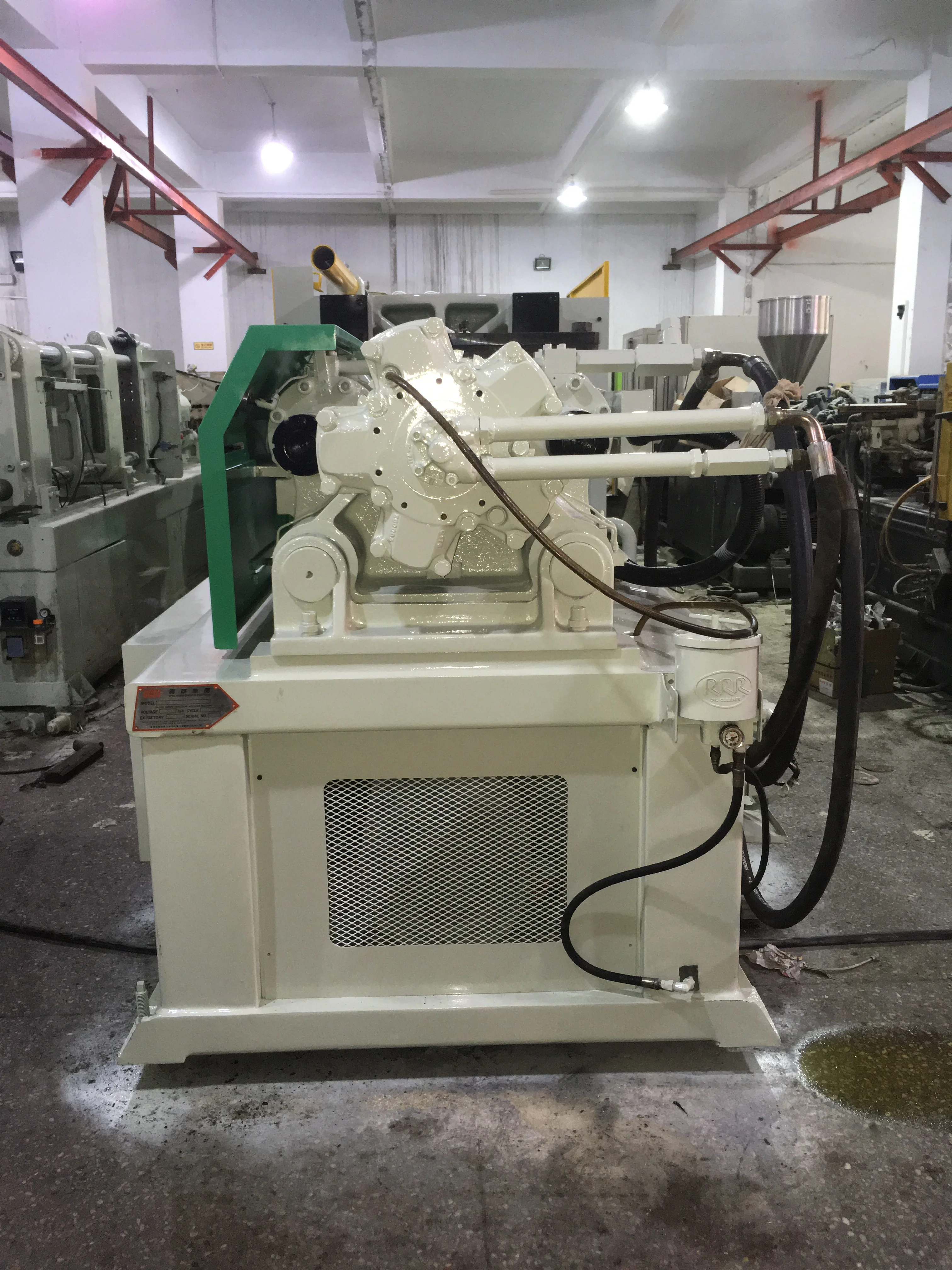 Used plastic injection molding machine Chen Hsong SM-350- 350 Ton pet preform injection molding machine  for Sale
