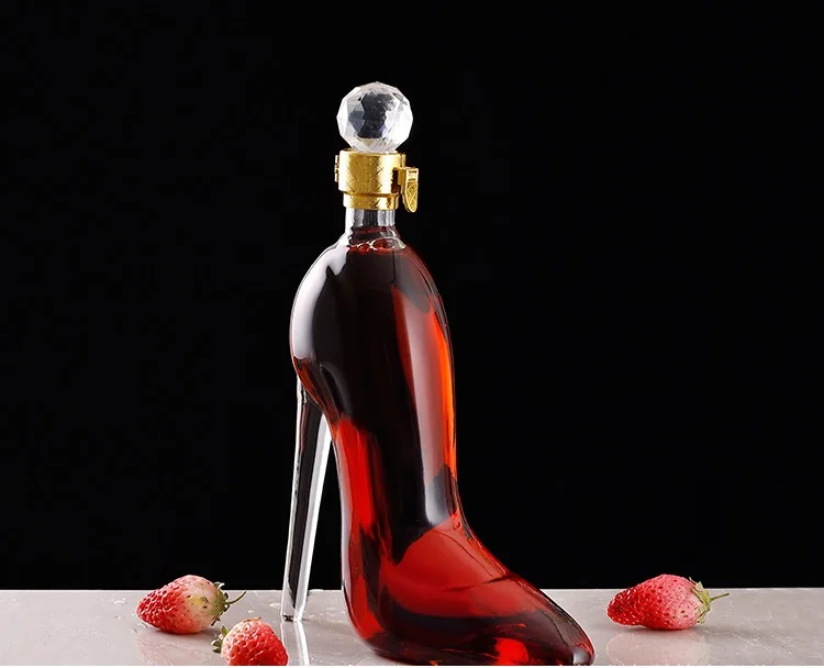 Wholesale Glass Whiskey Decanter 750ML Hot Sell High Heel Decanter Set Glass Decanter Whiskey