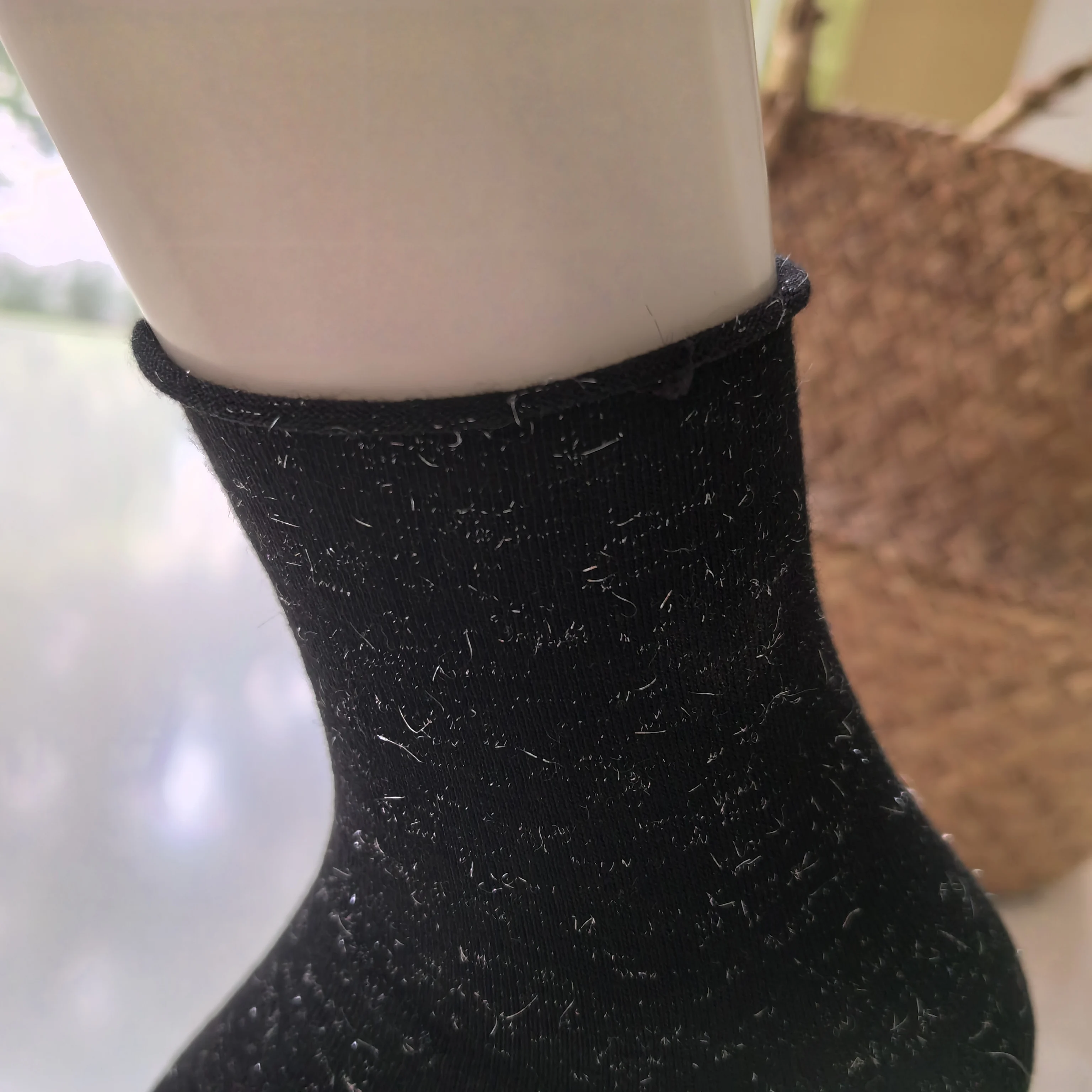 Customized woman socks Silver color yarn polyester fashion crimping quarter girl socks