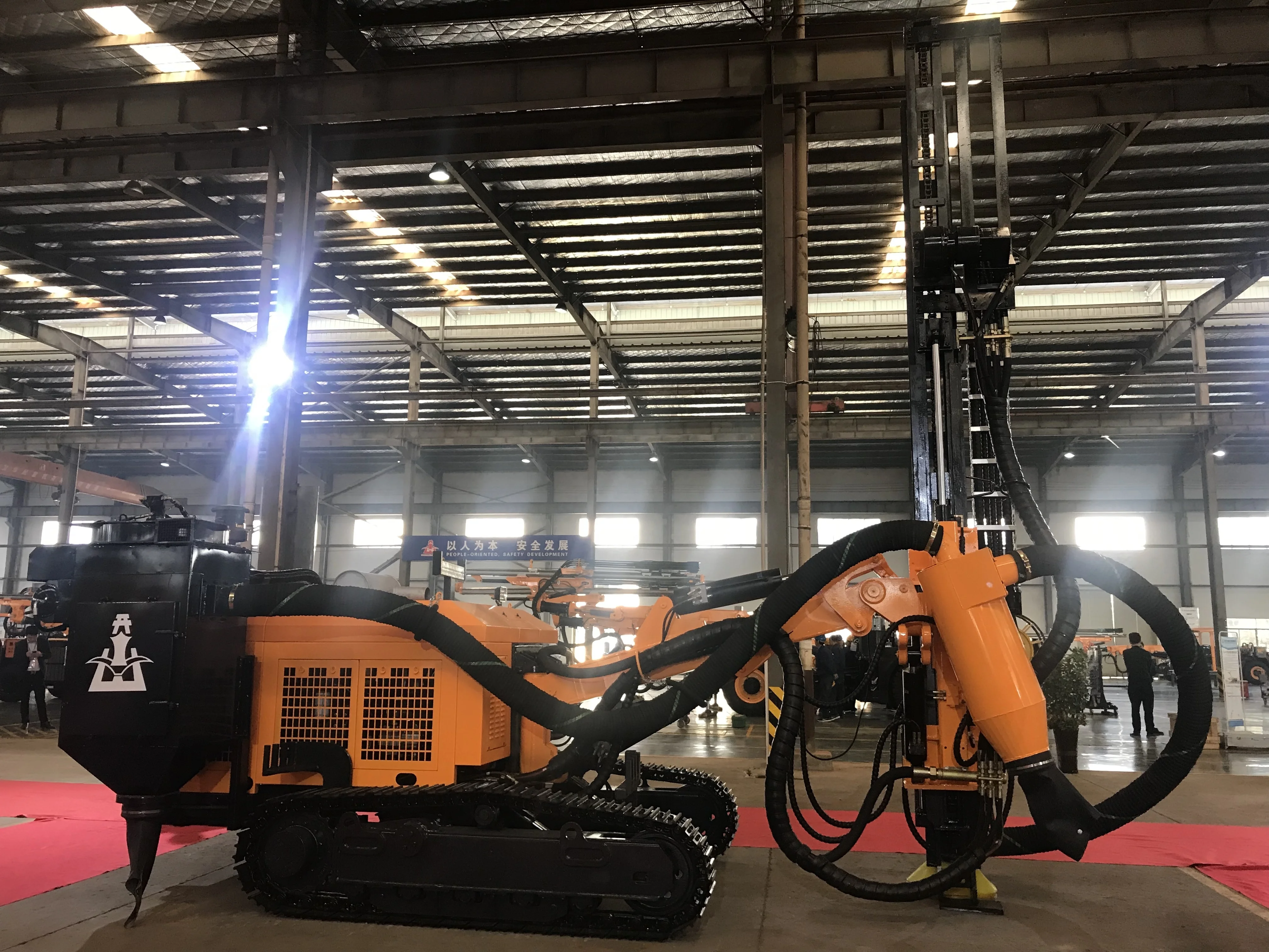 35m Depth KT15 Integrated Down The Hole bored pile drilling rig High Pressure Open-Air Crawler From China