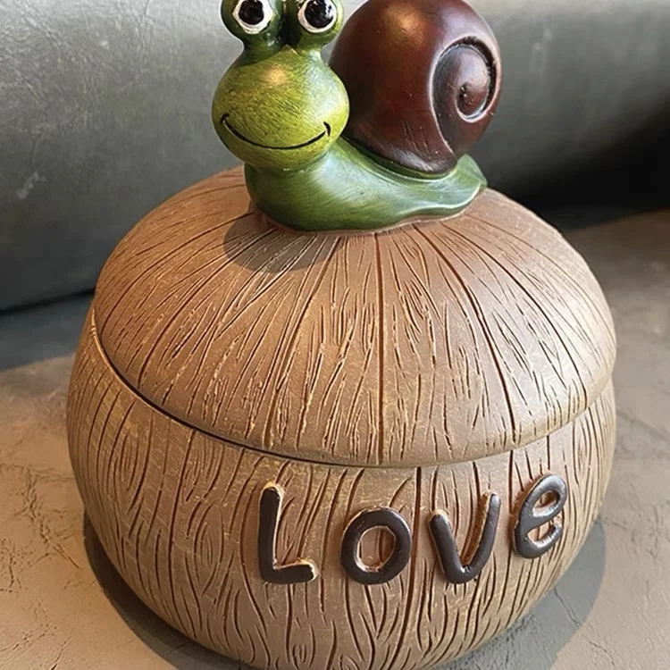 Creative ashtray with lid premium sense of niche cute personalized resin home living room office ashtray