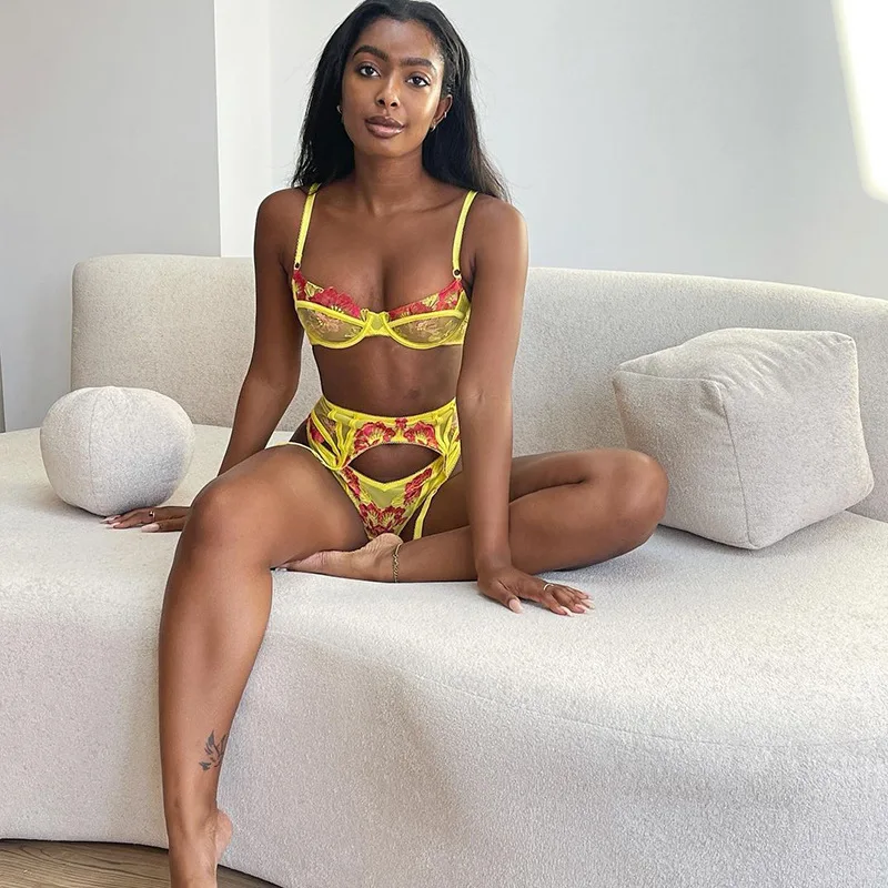 2022 Latest Classic Design Lace Mesh Valentines Night Wear Sexy Four-piece Push Up Bra Women Lingerie Sets Exotic