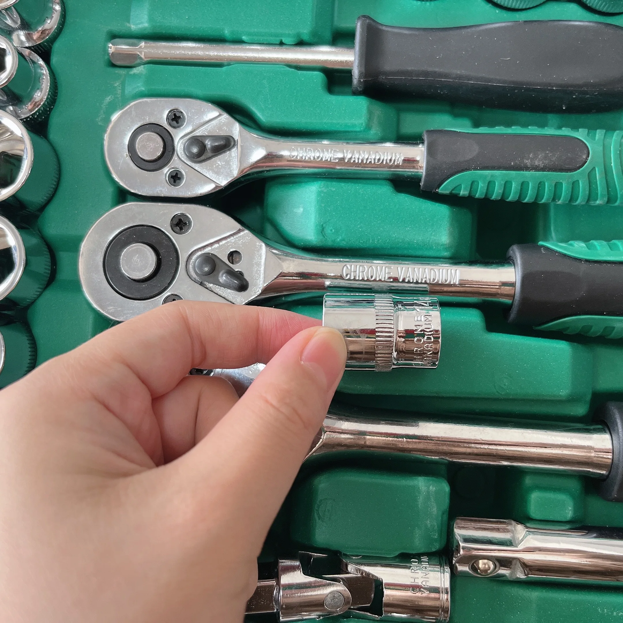 150 Pieces Mechanic Socket Wrench Mechanic Tool Sets Box For Automobile Repair