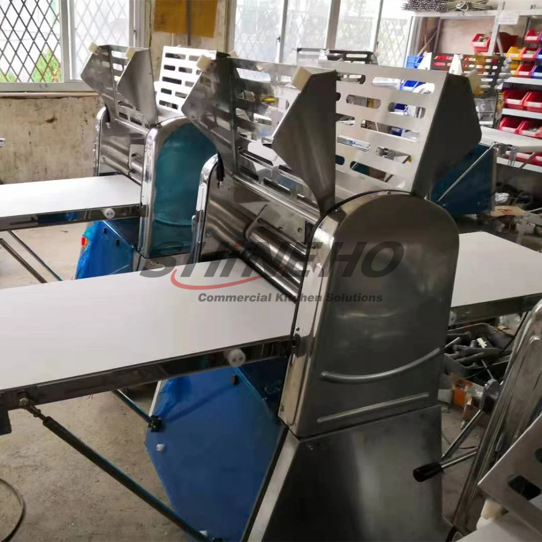 
Vertical Professional Electric Pastry Bread Dough Sheeter Kneader Bakery Laminator laminoir Making Machine 