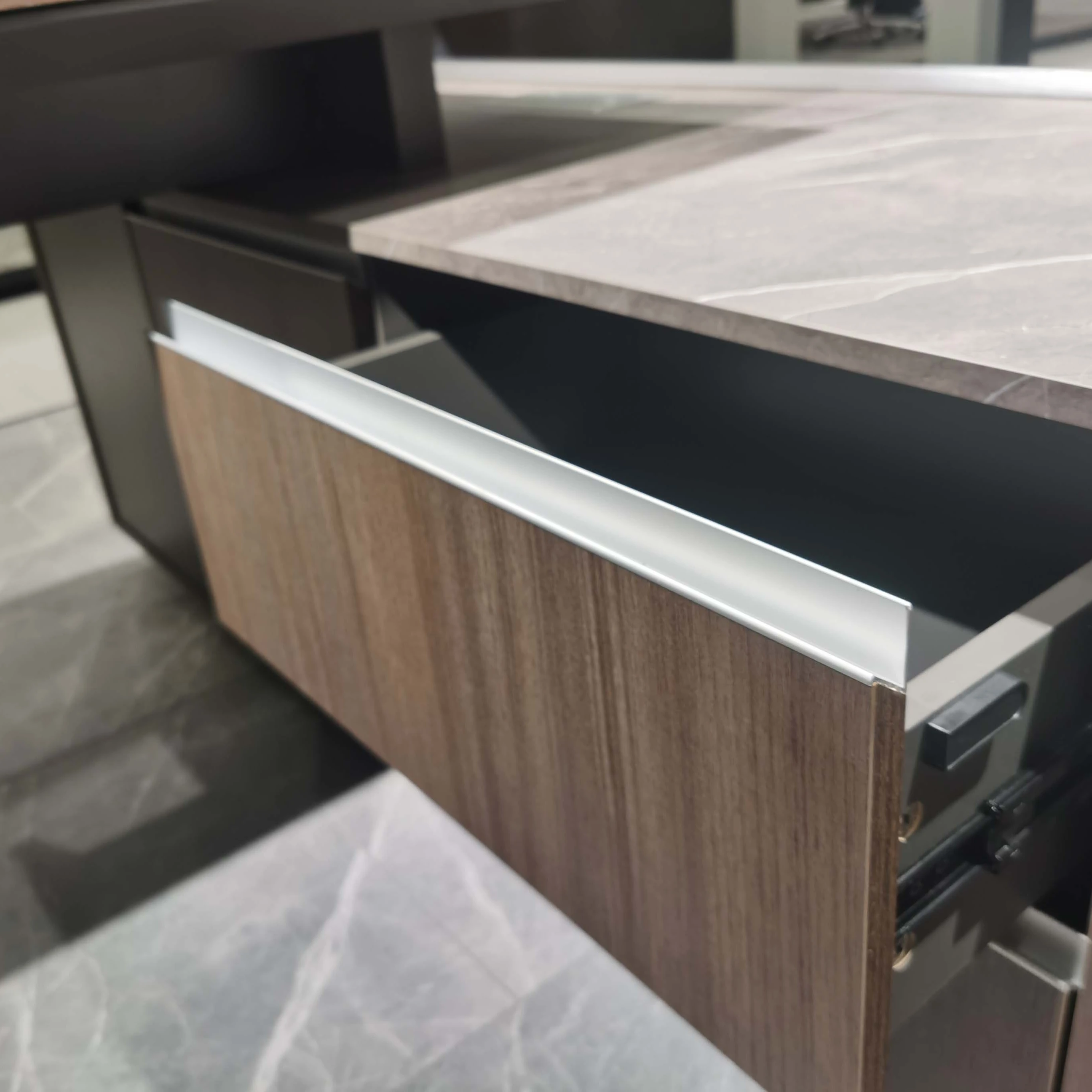 High Quality Office Furniture Table Modern Design Company Executive Melamine Boss Desk With Side Cabinet