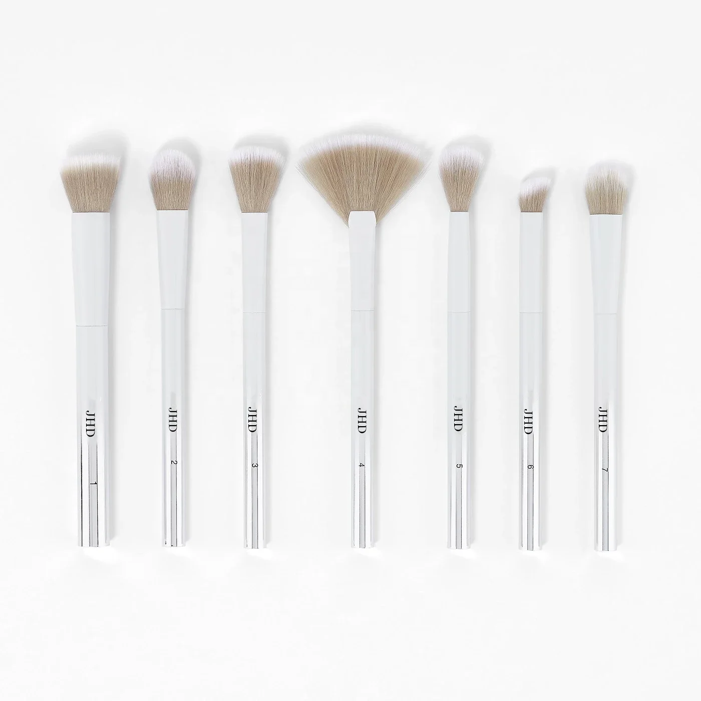 
White Elegant Highlighter Makeup Brush Makeup Brushes Set Highlighter Brush 