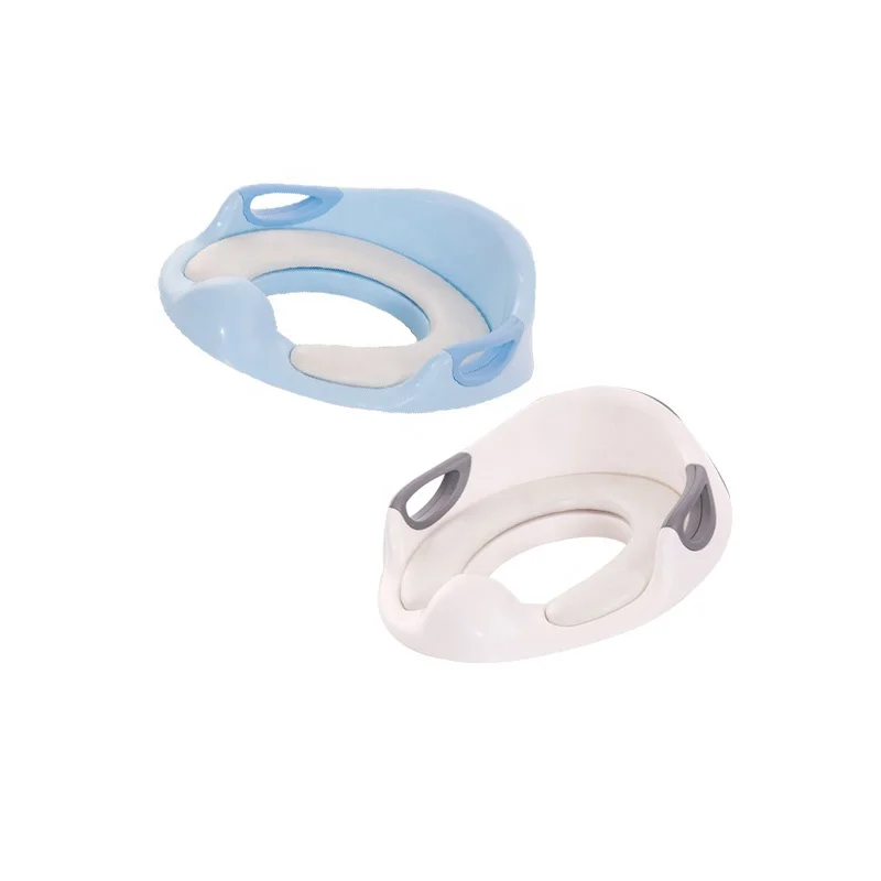The colorful toilet seat your baby likes helps your baby get used to it