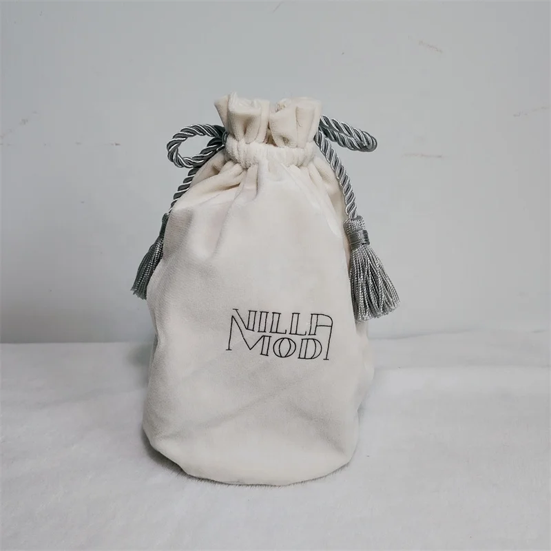 YongChuangXin Wholesale High End Black Logo Velvet Bag Minimalist White Jewelry Velvet Pouch