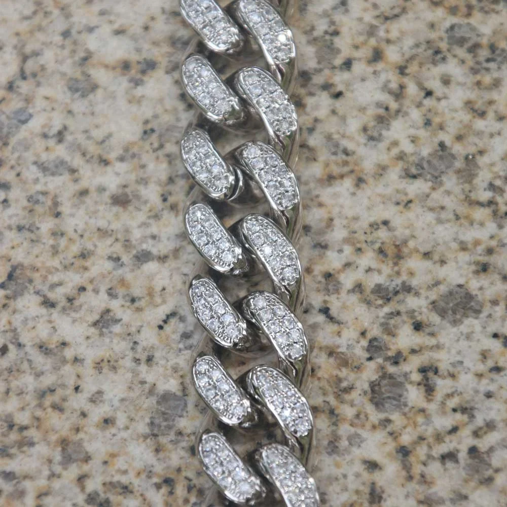 Cuban bracelet Color 18K gold Width 12mm Base Material Brass