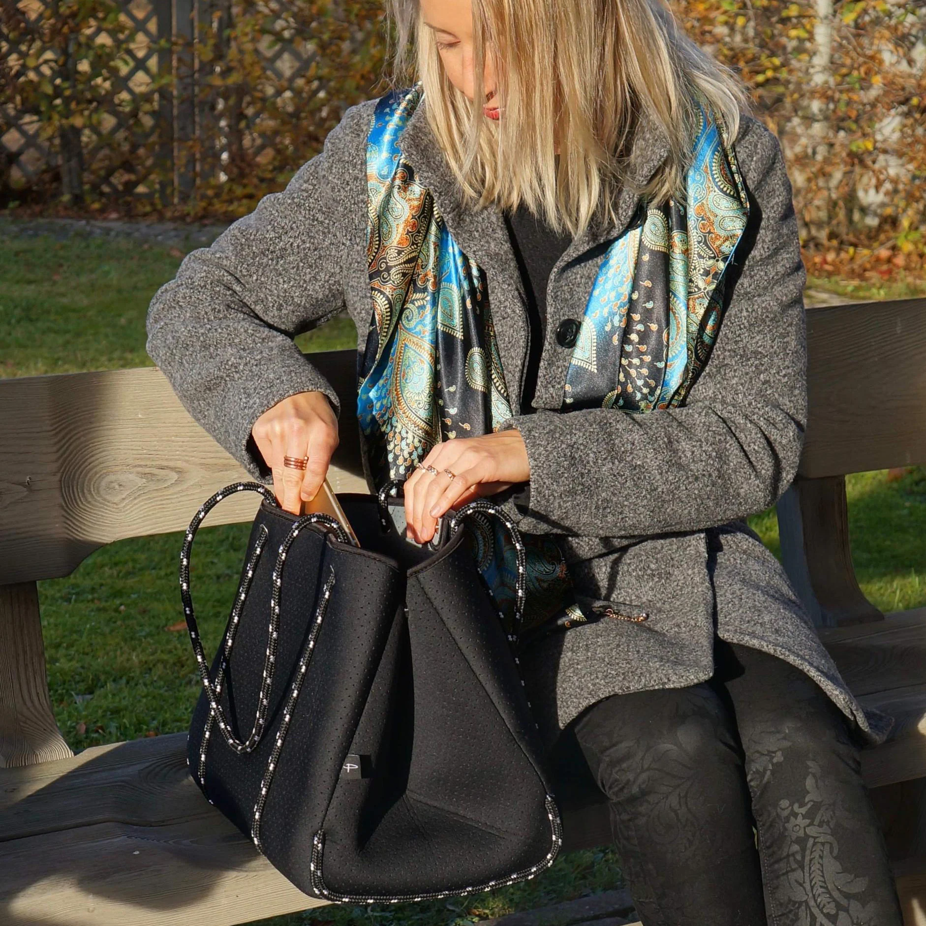 High quality hot sell perforated neoprene  large tote bag handbags for women