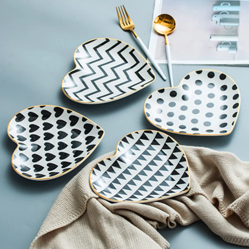
AL 2020 Black And White Porcelain Plate Small With Sauce Heart Shape Ceramic Dish 