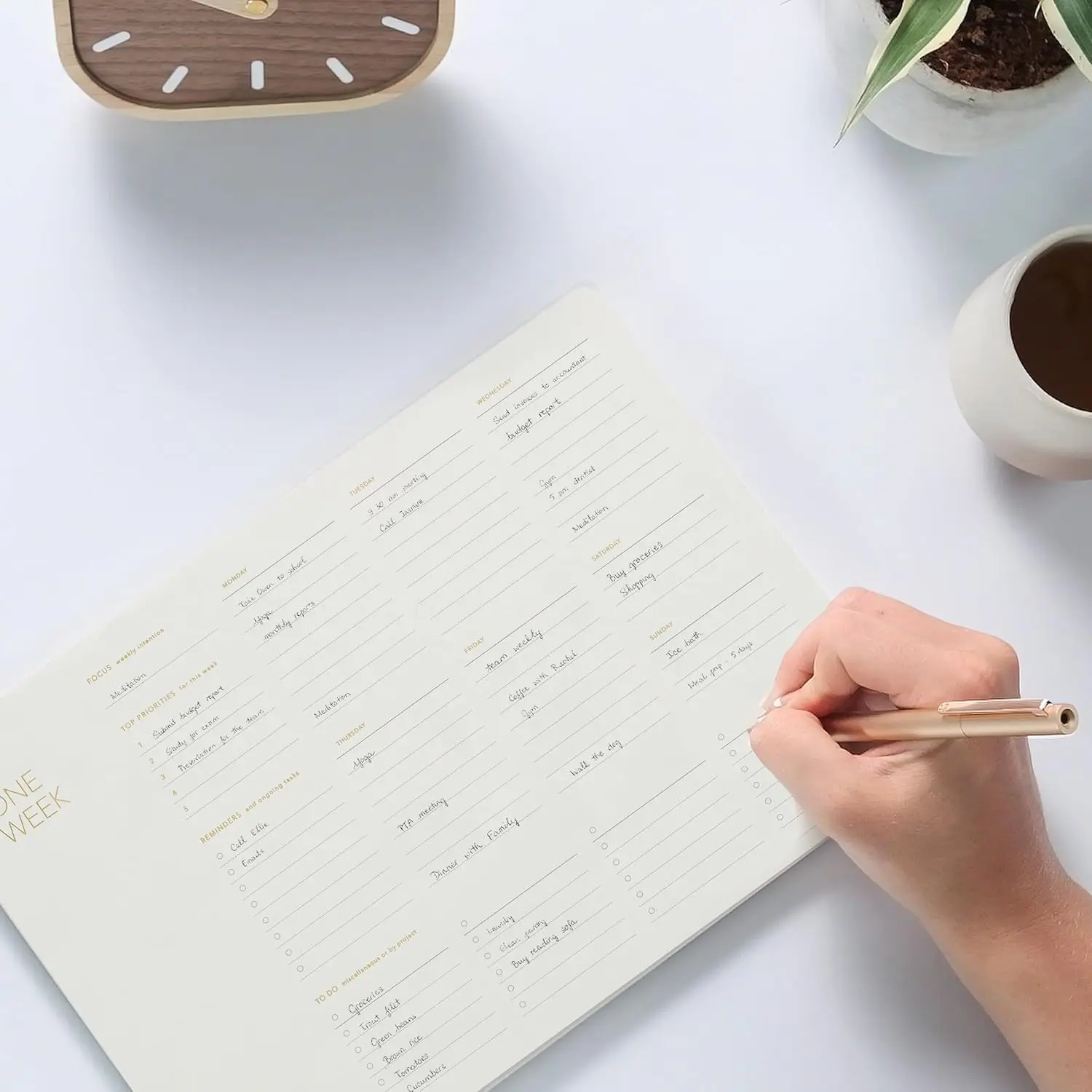 Elegant Undated Weekly Desk Planner, Gold Foiled, A4, Minimalist Weekly To Do List Notepad, Daily Schedule, Week Planner Pad