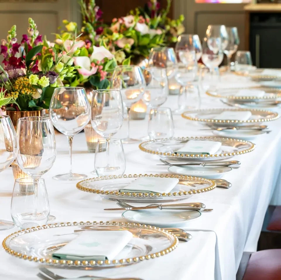 Reusable 13 Inch Gold Rim Beaded Transparent Plate Party Wedding Decoration Plastic Charger Plates