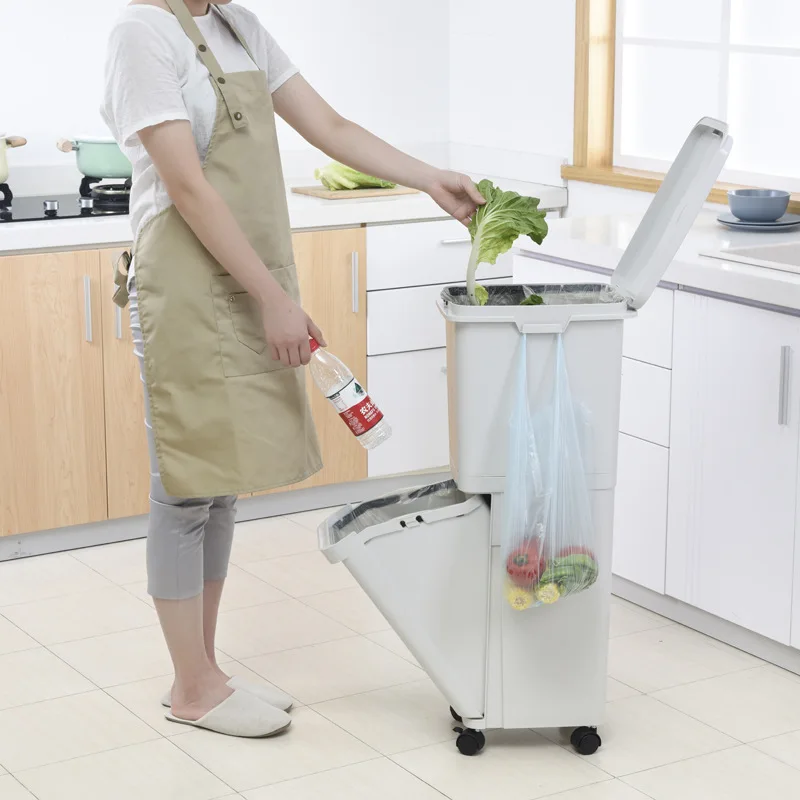 
Recycling Bin, Double Trash Can with 2 CompartmentsSoft-closing LidsPlastic Inner Buckets and Carry Handles 