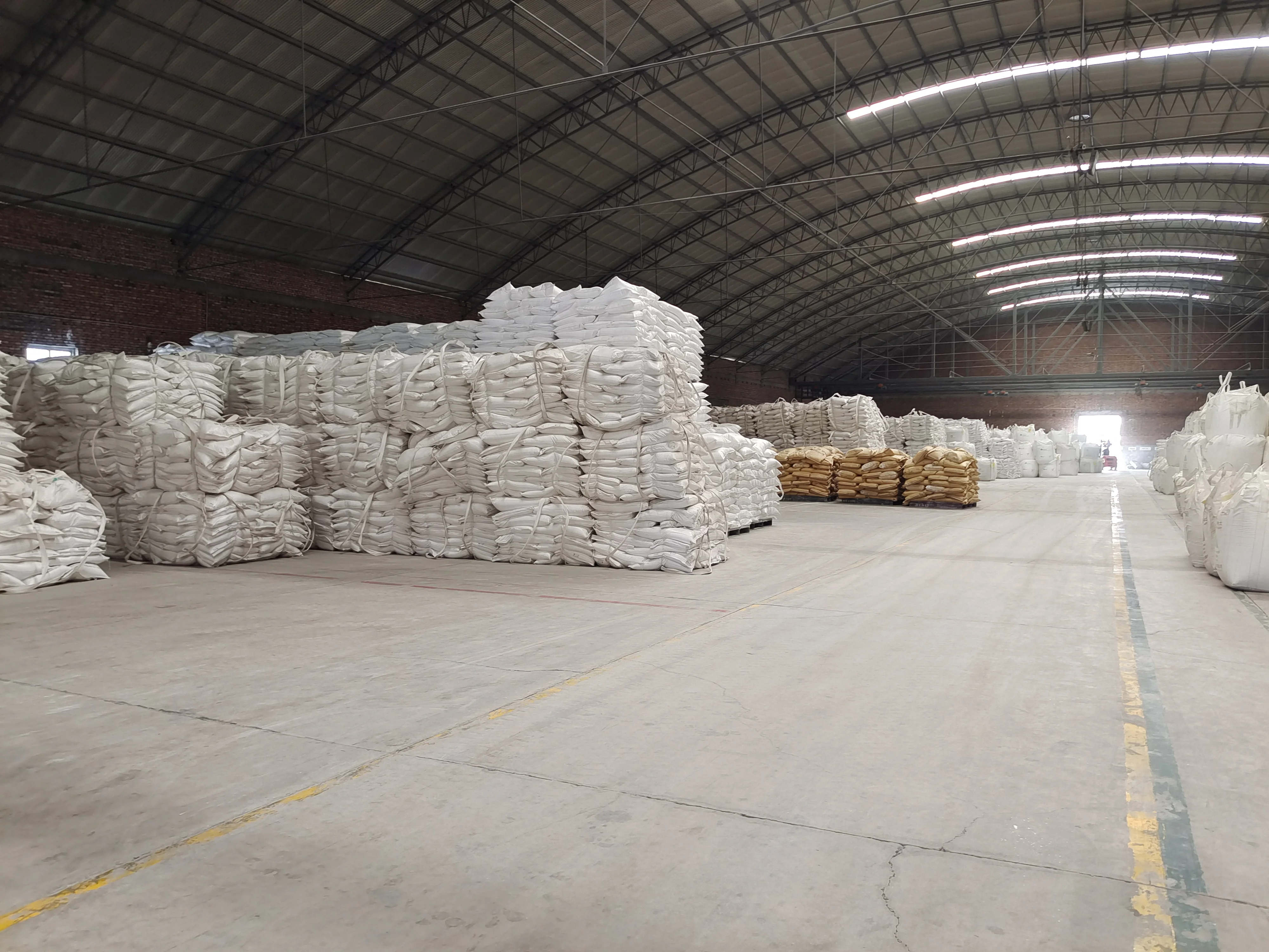 API Calcium Sodium Bentonite Powder Industrial Activated Clay Fuller Earth for Drilling Bleaching Earth Oil Decoloration