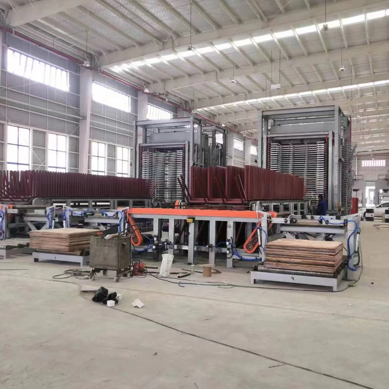 Full automatic 30 layers hydraulic plywood hot press auto loading and unloading type hot press line for plywood