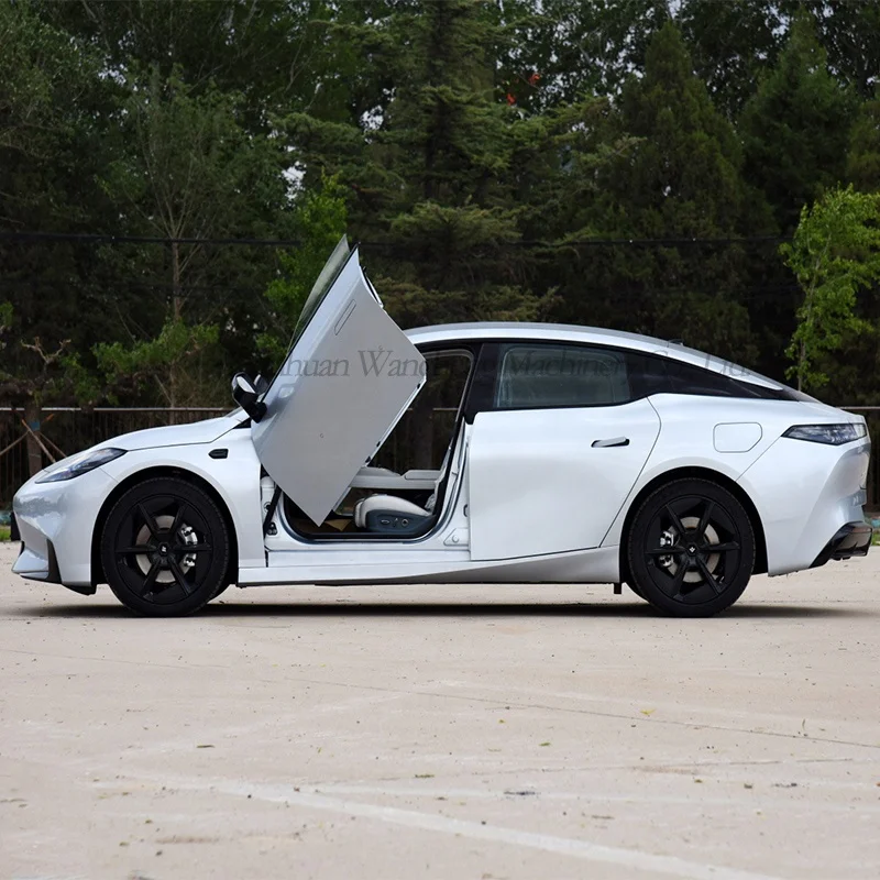 Used In Stock Attractive Price High Quality 5-Door 5-Seat  Electric Car For HYPER GT 2023 model 560 Rear Drive Seven-Wing