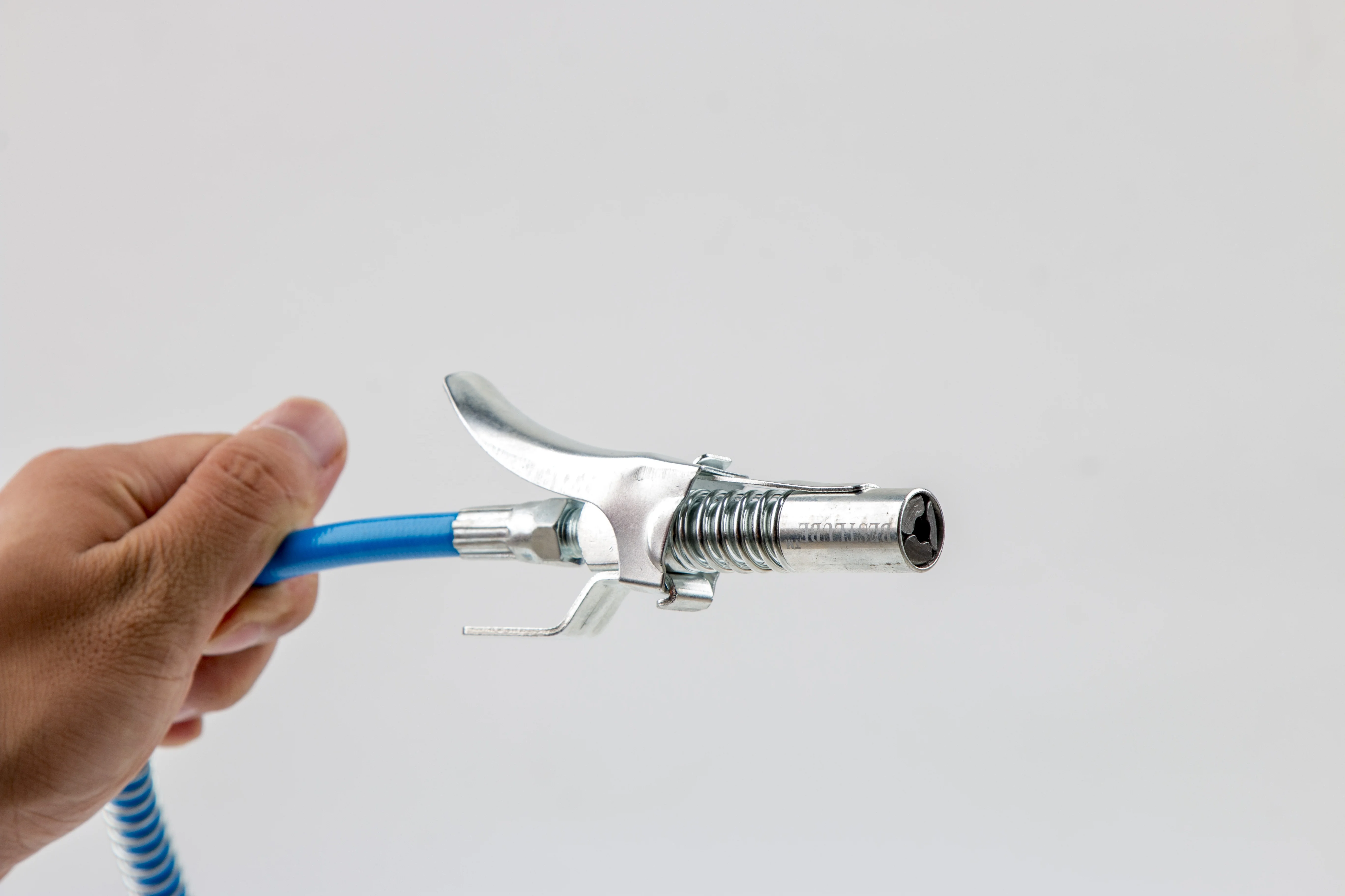 Grease gun nipple  quick release grease coupler 4 jaw grease gun nozzle