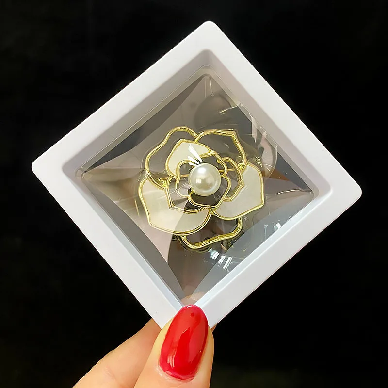 Hot Sale 48 Style Women Luxury Brooches Pins Dainty Designer Brooches Pearl Butterfly Fashion Brooch