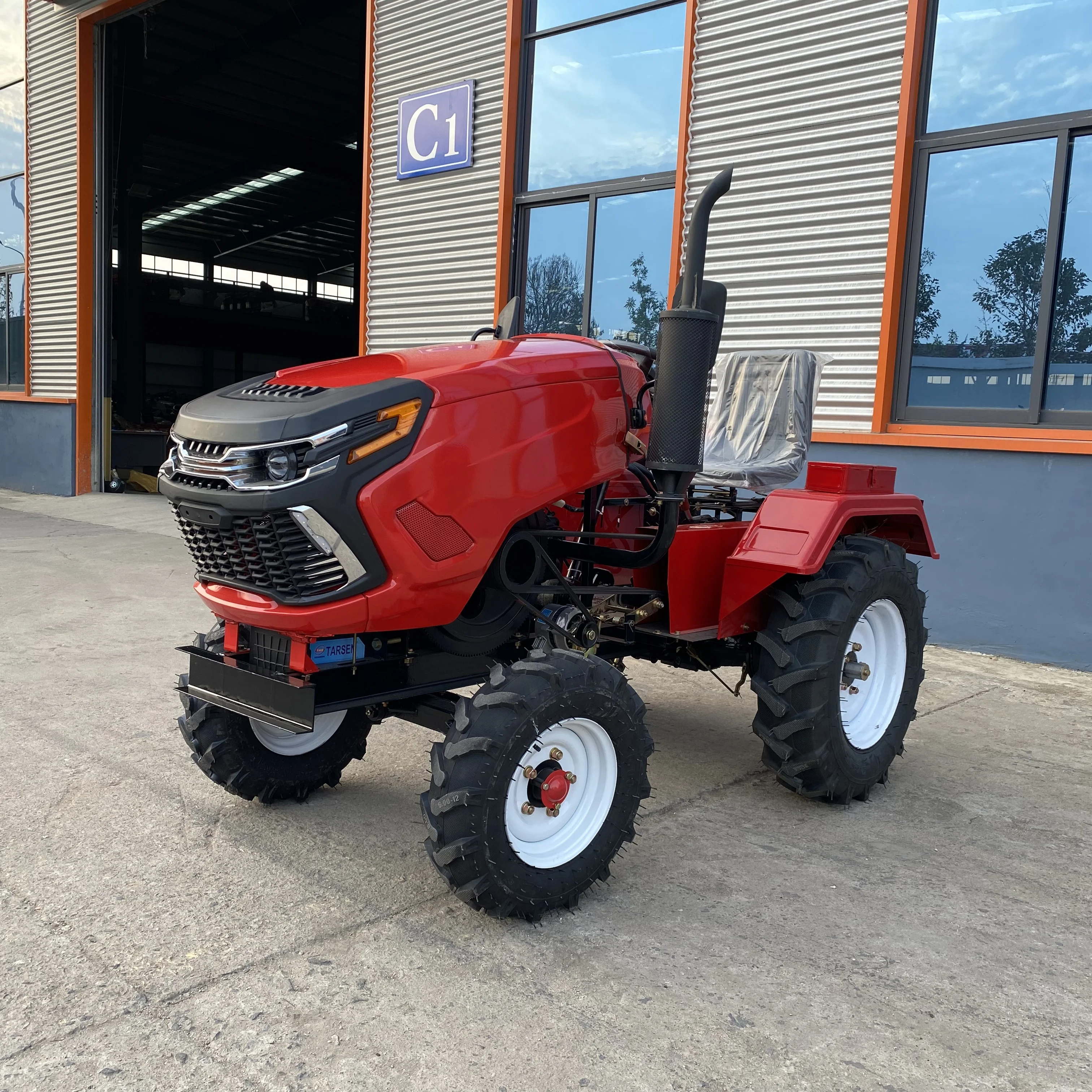 Wholesales Manufacturer mini tractor China made 4WD Agriculture tractor Cheap Price tractor with Air Conditinal Cab