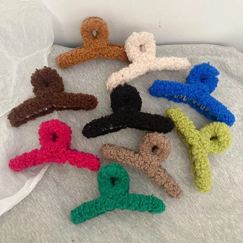 Wholesale fashion lamb fur hair claw hair accessories custom 13cm plush shark clip claw for women