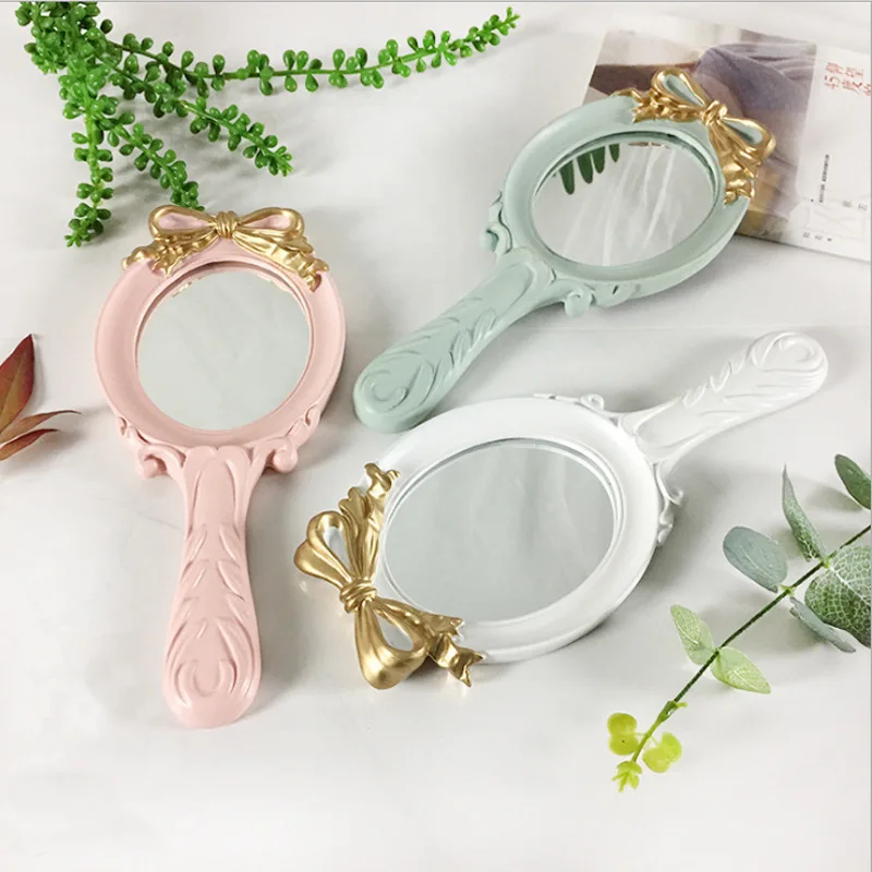 
New Arrival Christmas Gift European Style Resin Crafts Vintage Small Princess Makeup Hand Held Mirror 