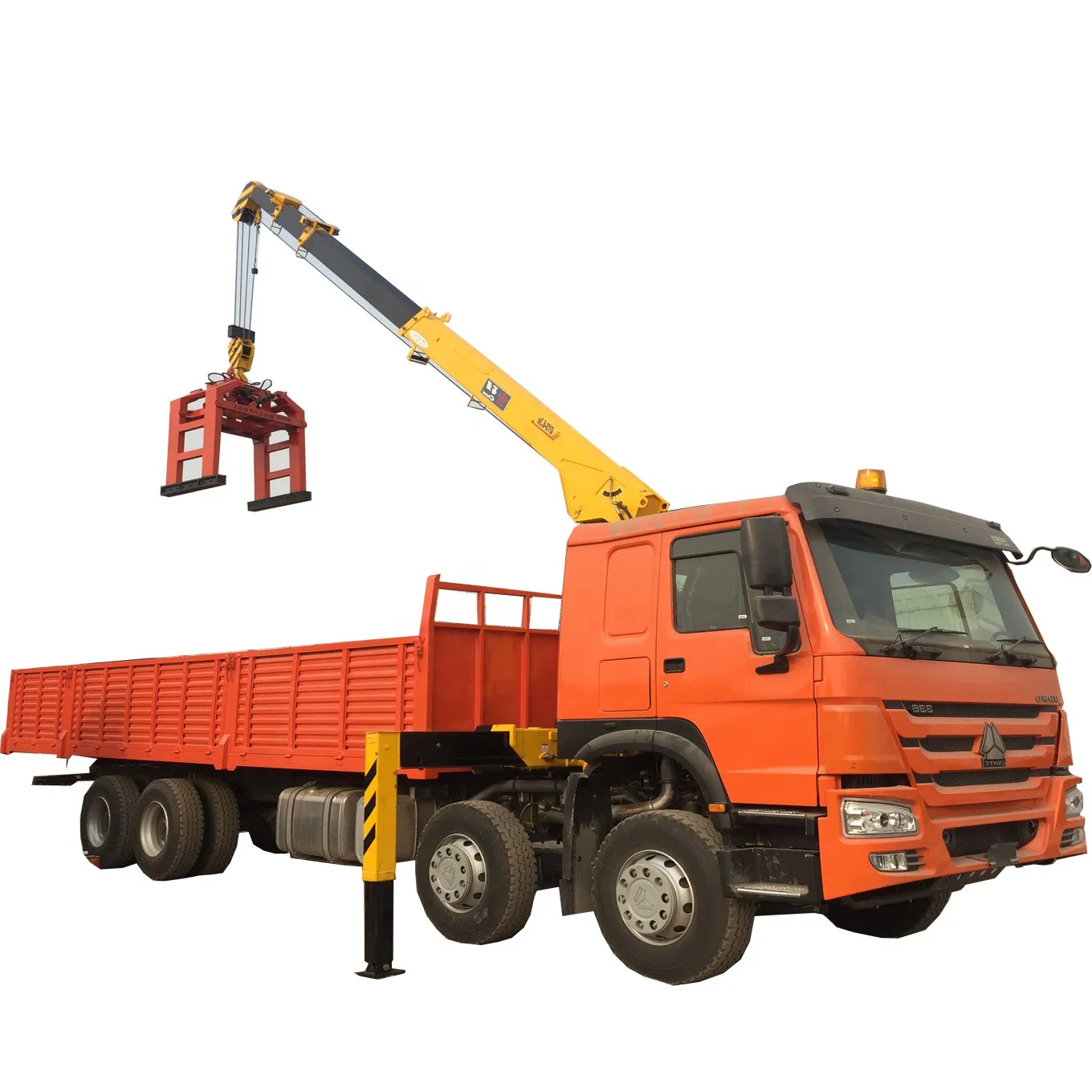 SINOTRUK HOWO 8x4 Telescopic boom 25tons 12 Wheels Lorry truck mounted crane